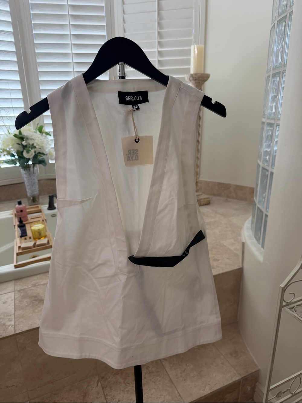SER.O.YA White V-Neck Sleeveless Top with Black Label